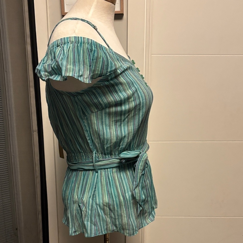 Guess vintage Y2K top NWT - Picture 9 of 9